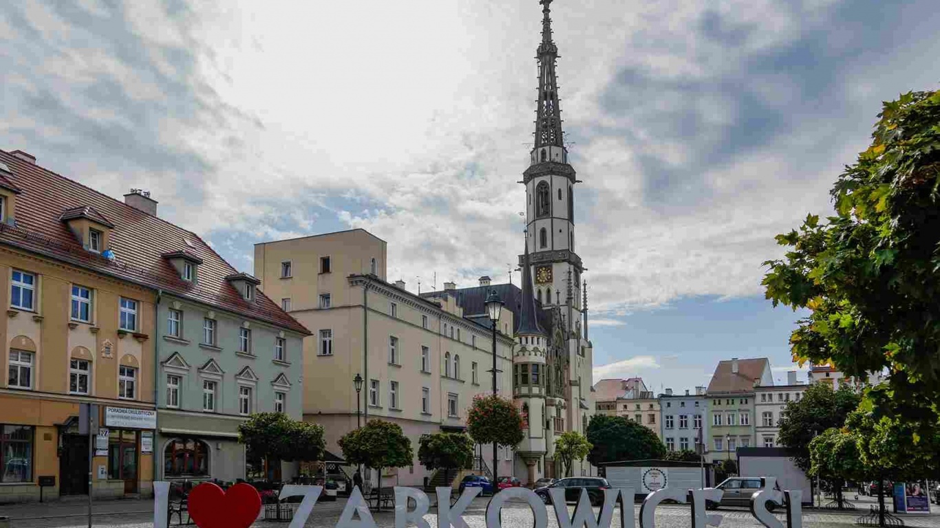 Ząbkowice Śląskie – poznaj miasto Frankenstein. Krzywa wieża, zamek i inne atrakcje