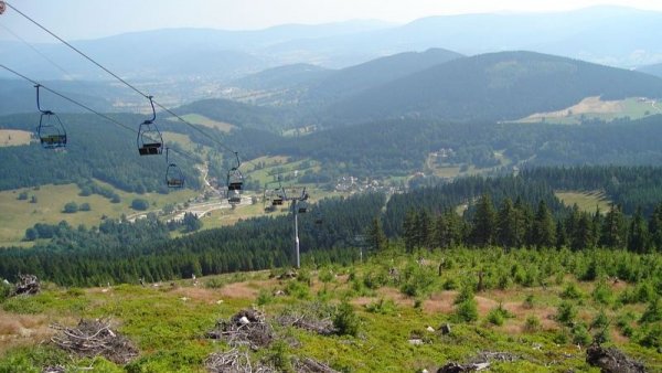 Śnieżnicki Park Krajobrazowy – zielony azyl w otoczeniu górskich szczytów