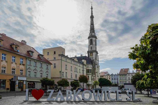 Ząbkowice Śląskie – poznaj miasto Frankenstein. Krzywa wieża, zamek i inne atrakcje